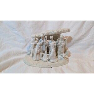 Vintage  nativity scene in stable 1 Piece (white) Ceramic Bisque/sugar/salt
